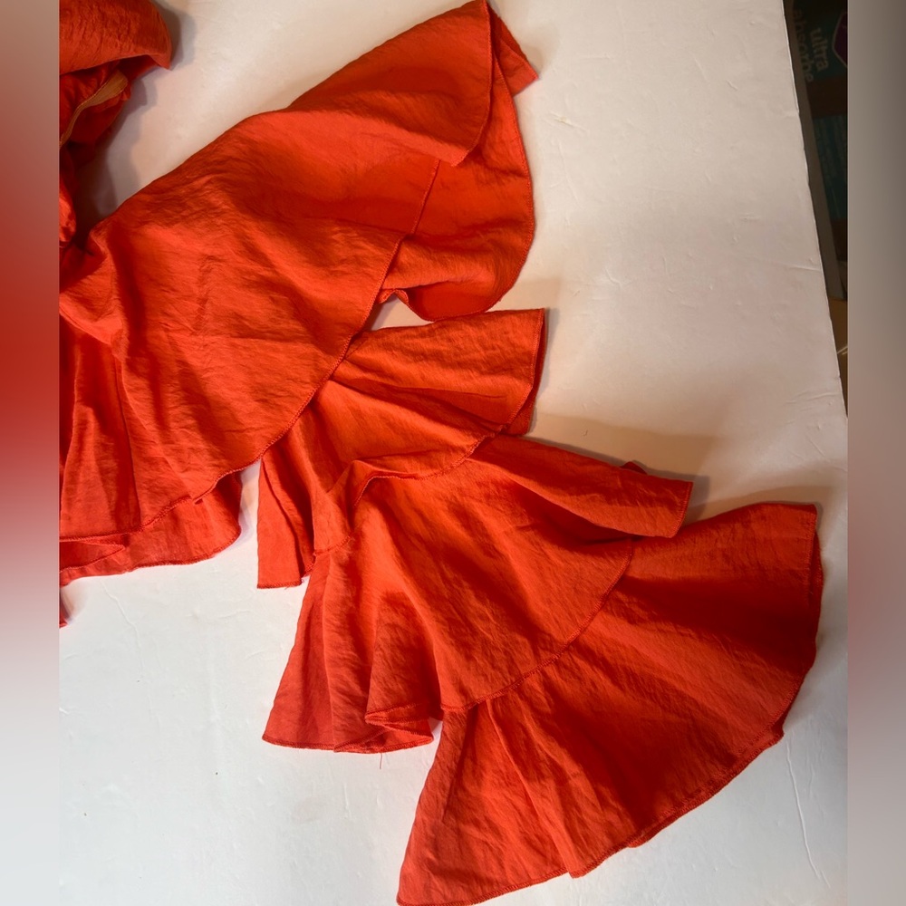 PRETTYLITTLETHING BRIGHT ORANGE WOVEN BARDOT TIERED SLEEVE CROP TOP SIZE 8 - Picture 11 of 14